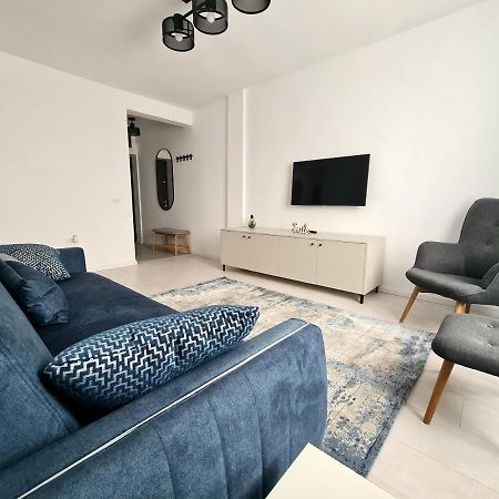 Dolphin Apartment Near Neversea Beach Constanta Exterior photo