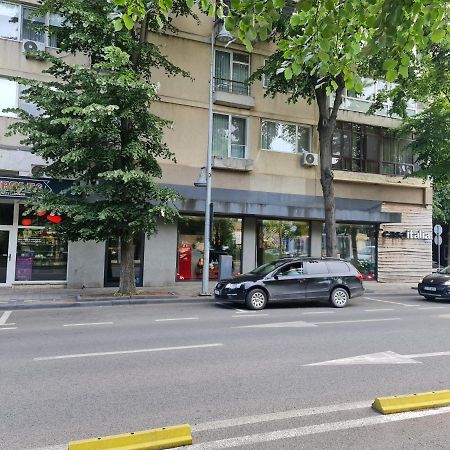 Dolphin Apartment Near Neversea Beach Constanta Exterior photo