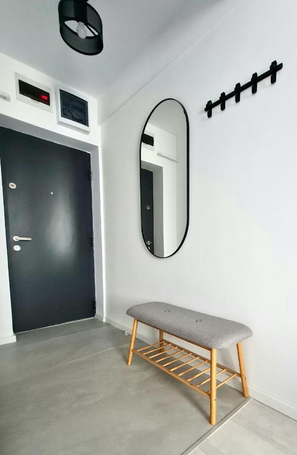 Dolphin Apartment Near Neversea Beach Constanta Exterior photo